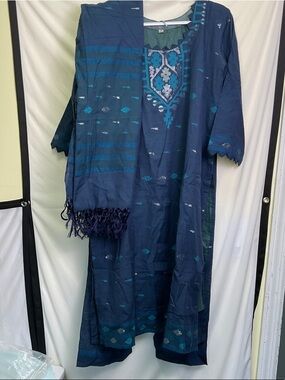 Traditional Shalwar Kameez 3-Piece Set